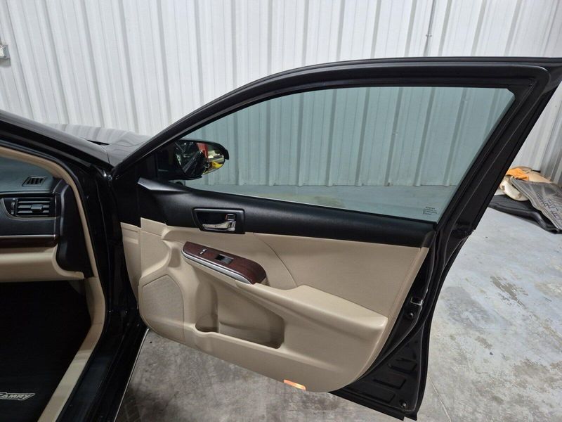 2012 Toyota Camry XLEImage 9