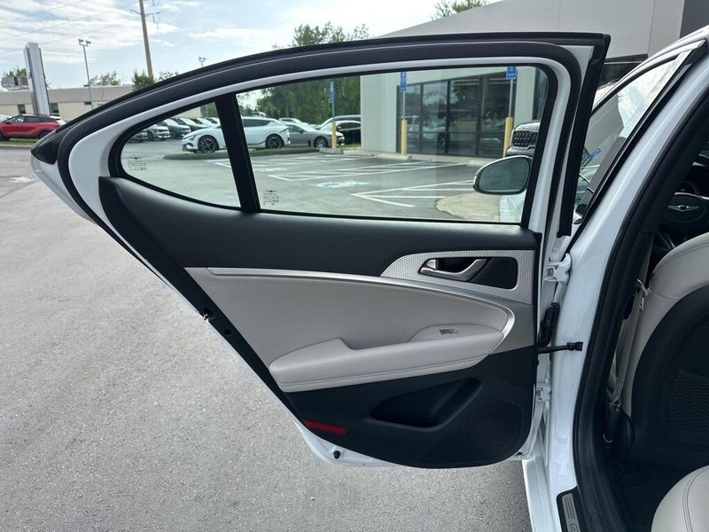 2022 Genesis G70 3.3TImage 21