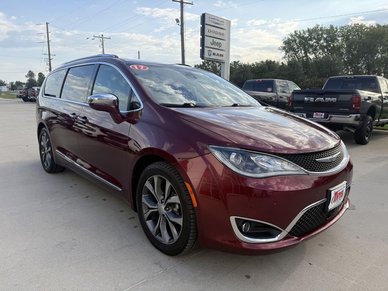 Used 2017 Chrysler Pacifica LimitedImage 35