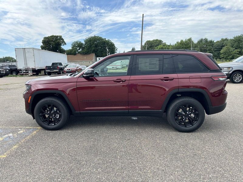 2024 Jeep Grand Cherokee Altitude X 4x4Image 5