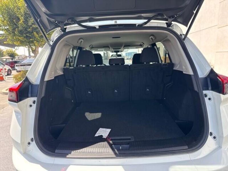 2024 Nissan Rogue S photo 22