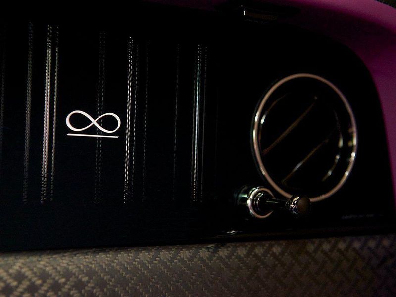 New 2026 Rolls-Royce Cullinan Black BadgeImage 19