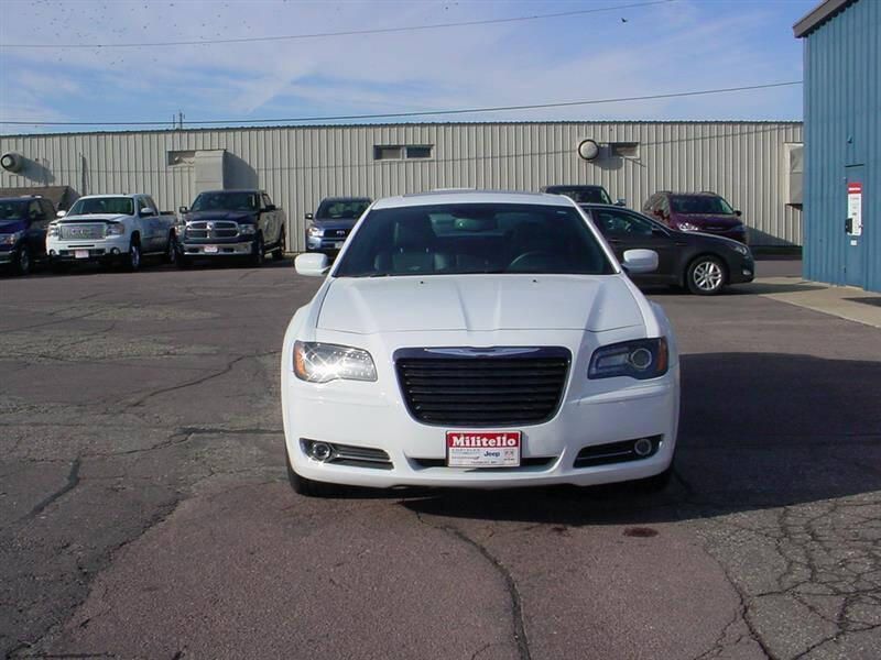 Used 2014 Chrysler 300 S AWD 4dr SedanImage 5
