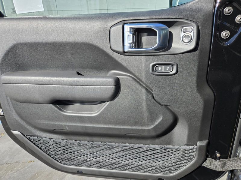New 2026 Jeep Wrangler 4-door Rubicon