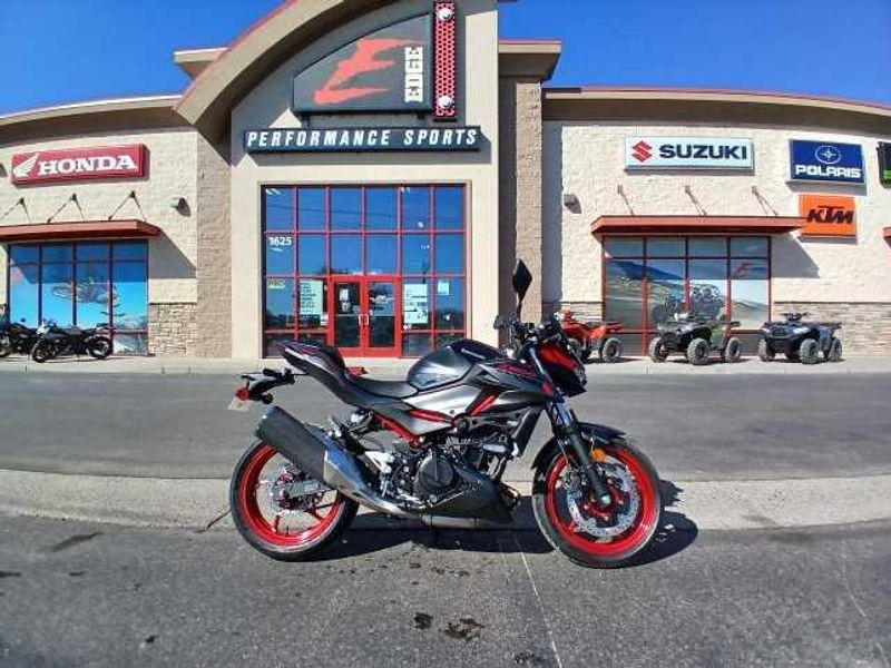 New 2025 Kawasaki Z500 SE ABS 