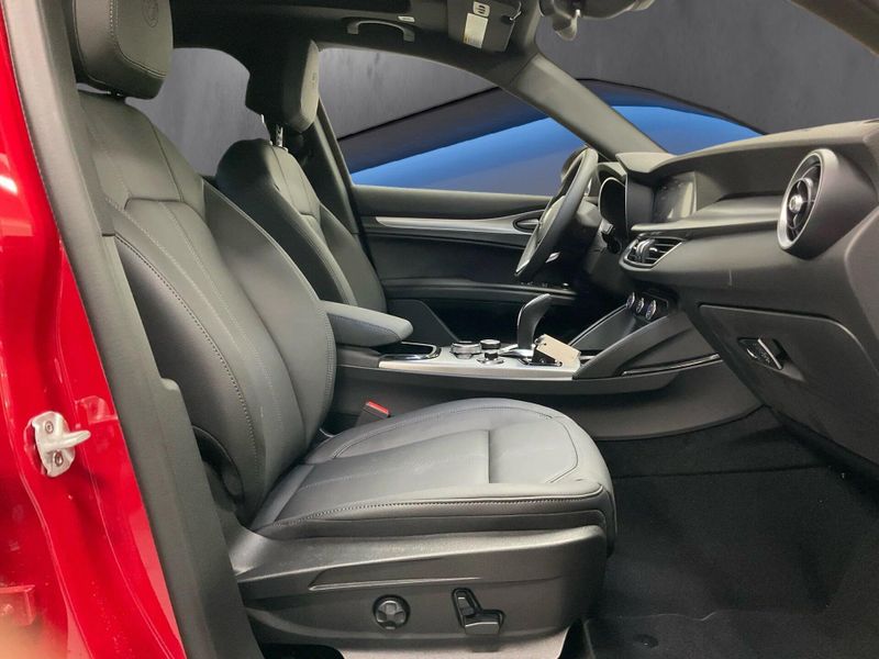 New 2026 Alfa Romeo Stelvio AwdImage 11