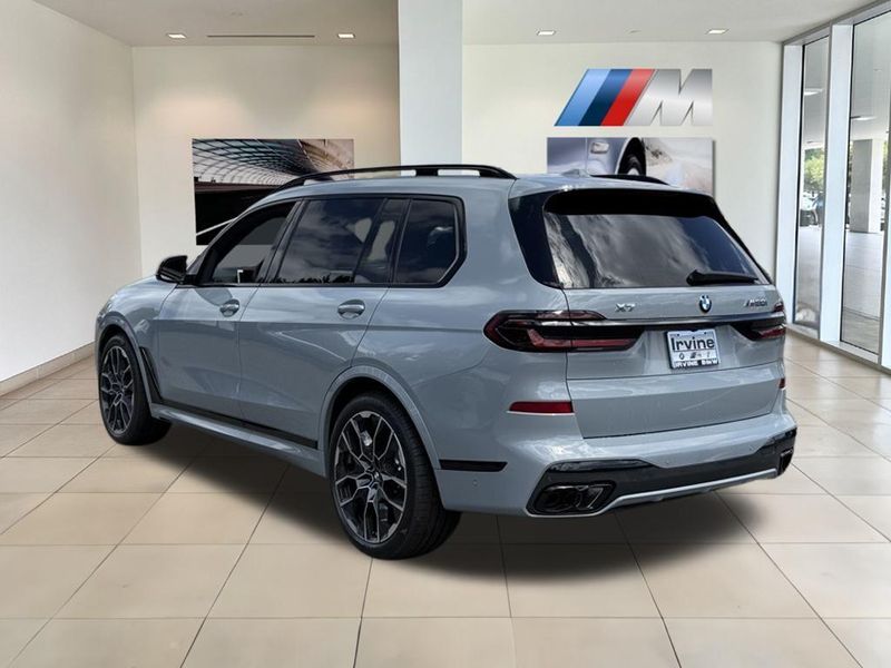 2025 BMW X7 M60iImage 8