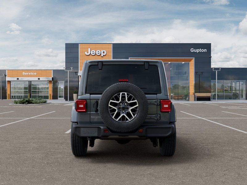 New 2026 Jeep Wrangler 4-door SaharaImage 33
