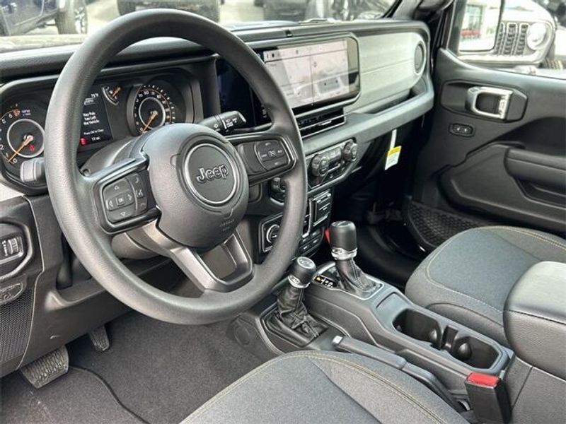 2025 Jeep Gladiator Nighthawk 4x4Image 15