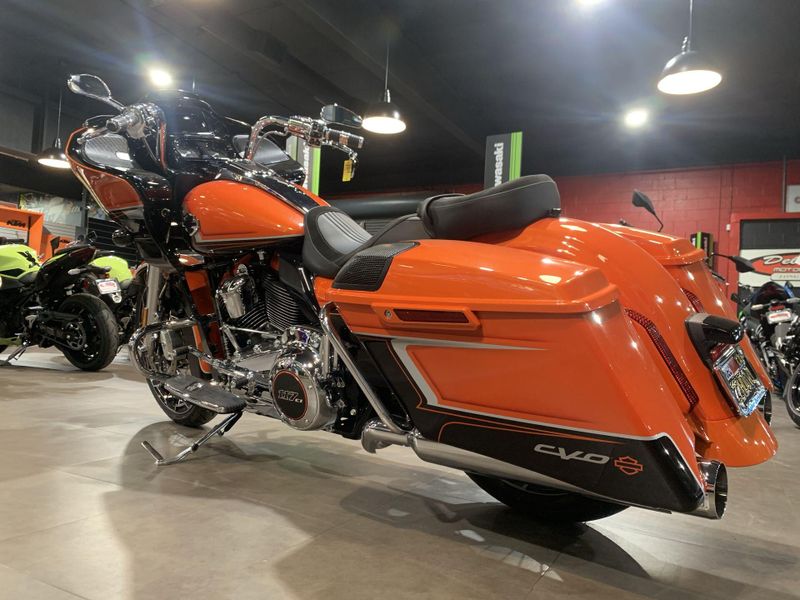 Used 2022 Harley-Davidson Road Glide CVO Road Glide Image 25