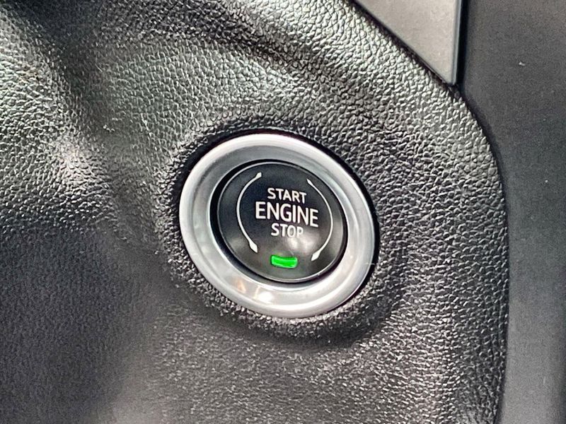 Used 2021 Chevrolet Silverado 1500 RSTImage 17