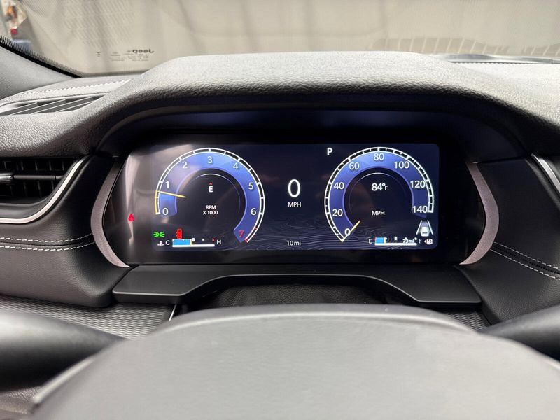 New 2025 Jeep Grand Cherokee L Altitude X 4x4Image 11