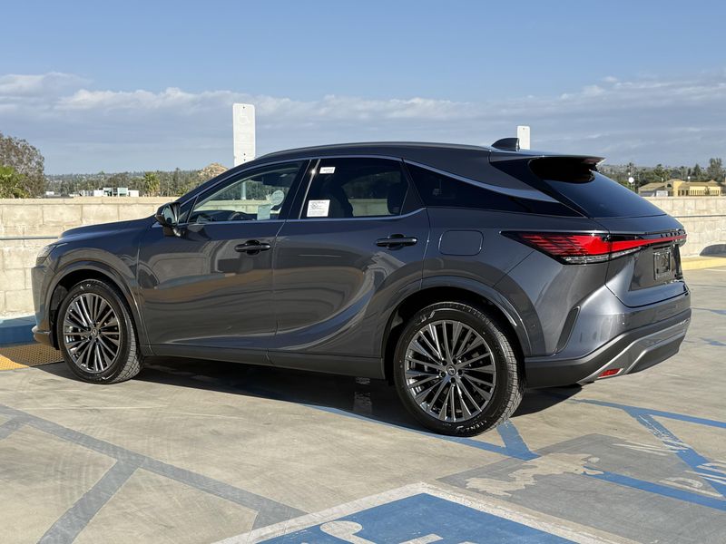 New 2026 Lexus RX 450h+ LuxuryImage 9