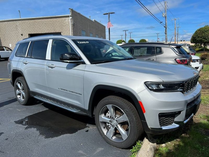 2021 Jeep Grand Cherokee L Limited 4x4Image 10