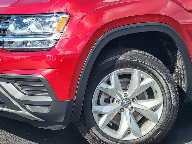 2019 Volkswagen Atlas V6 S photo 3