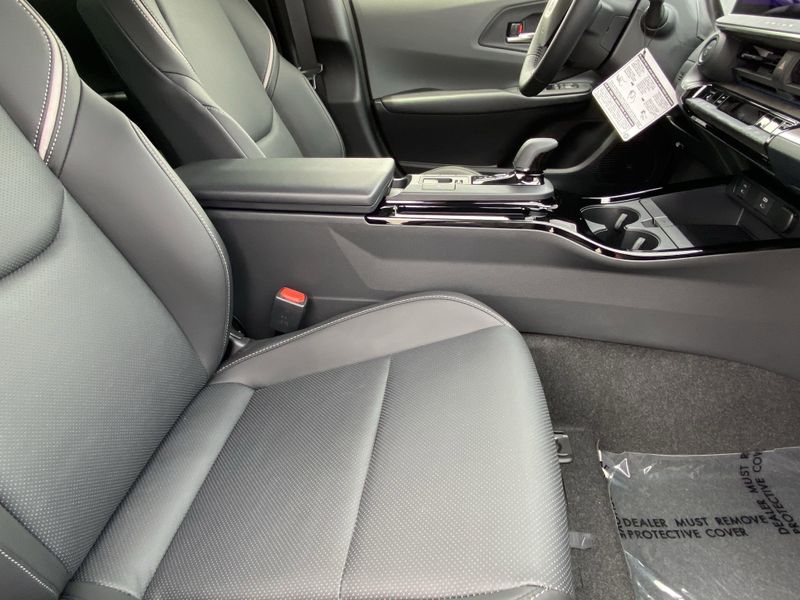 2025 Toyota Prius XLEImage 10