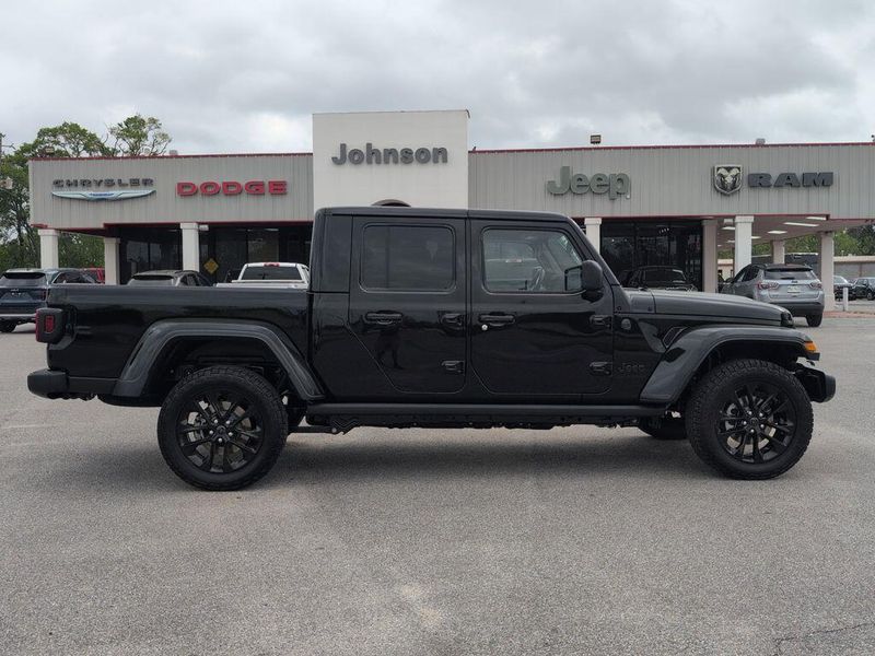 2025 Jeep Gladiator Nighthawk 4x4Image 8