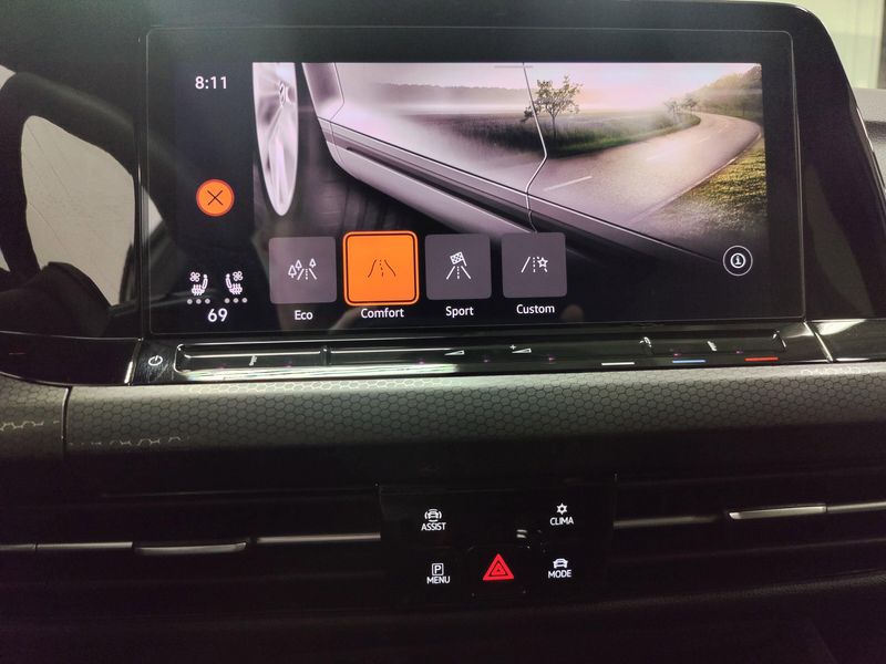 2022 Volkswagen Golf GTI SE w/Sunroof/Leather PkgImage 18