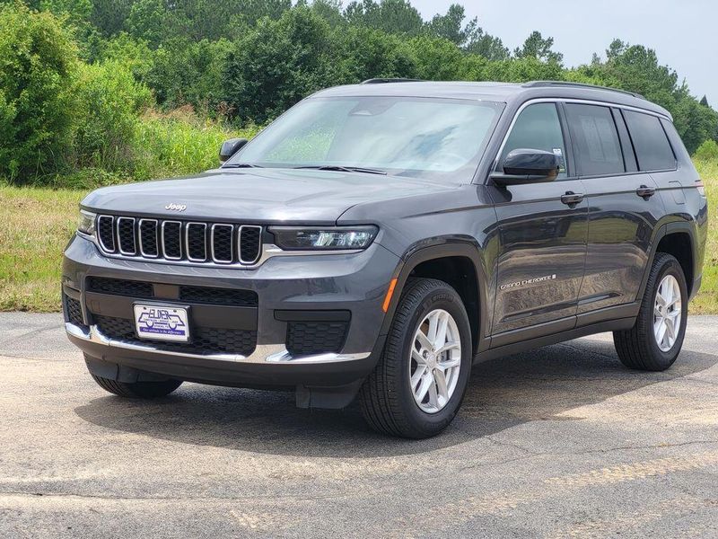2024 Jeep Grand Cherokee L LaredoImage 3