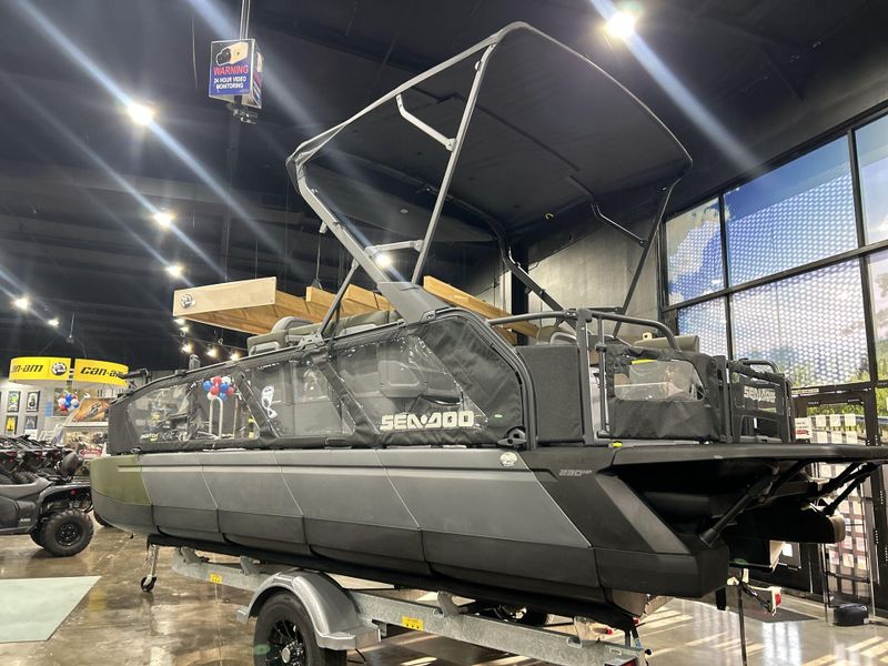 New 2025 Sea-Doo SWITCH FISH 21