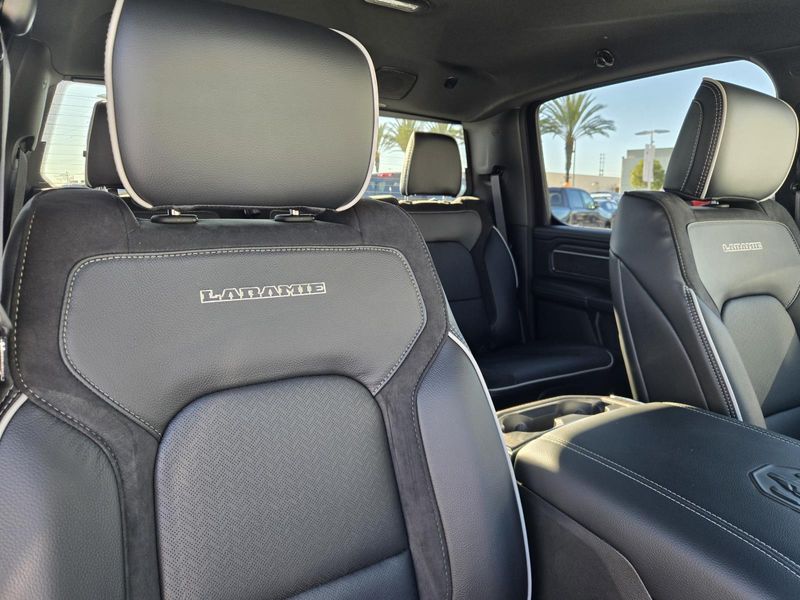 New 2026 RAM 1500 Laramie Crew Cab 4x2 5'7' Box