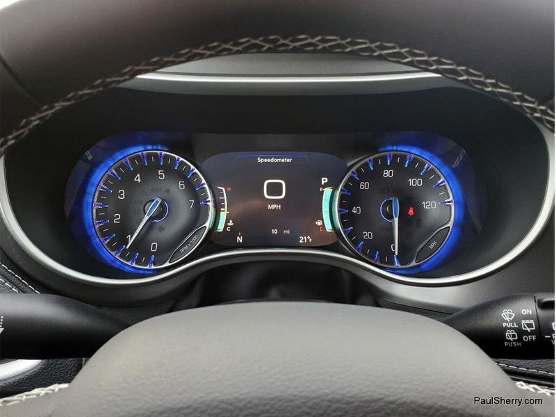 New 2026 Chrysler Pacifica Select