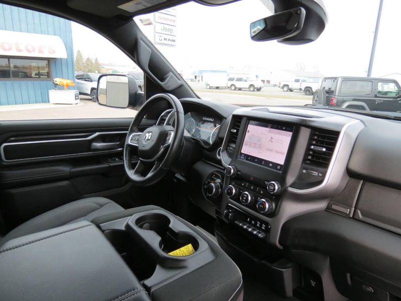 Used 2023 RAM 1500 Big Horn 4x4 4dr Crew Cab 5.6 ft. SB PickupImage 24