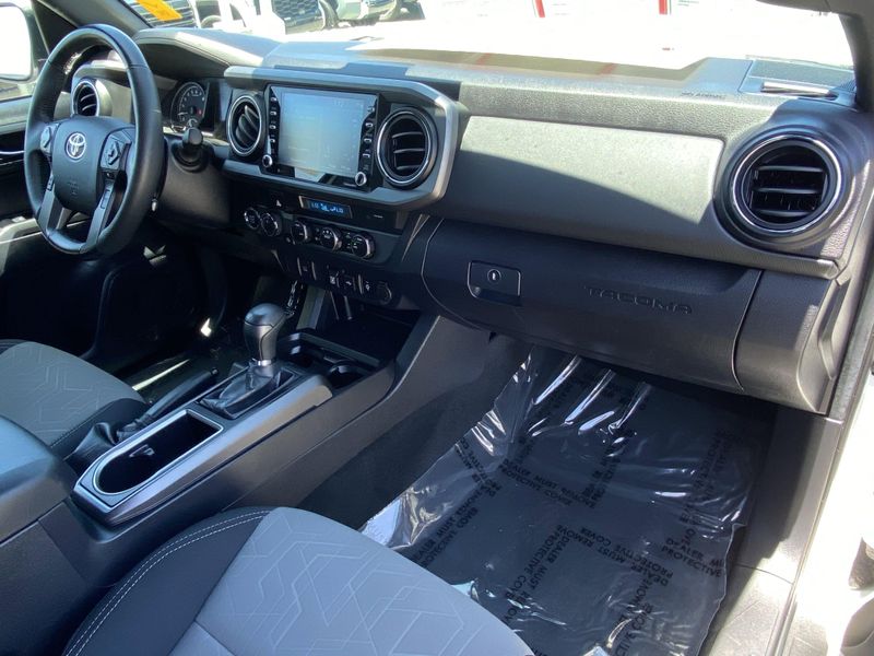 2023 Toyota Tacoma TRD Off-RoadImage 11