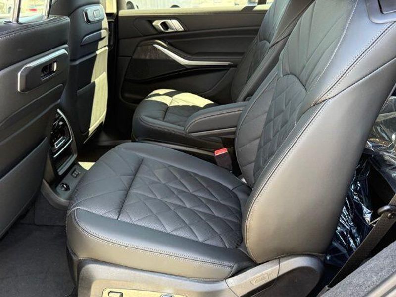 New 2026 BMW X7 xDrive40iImage 27