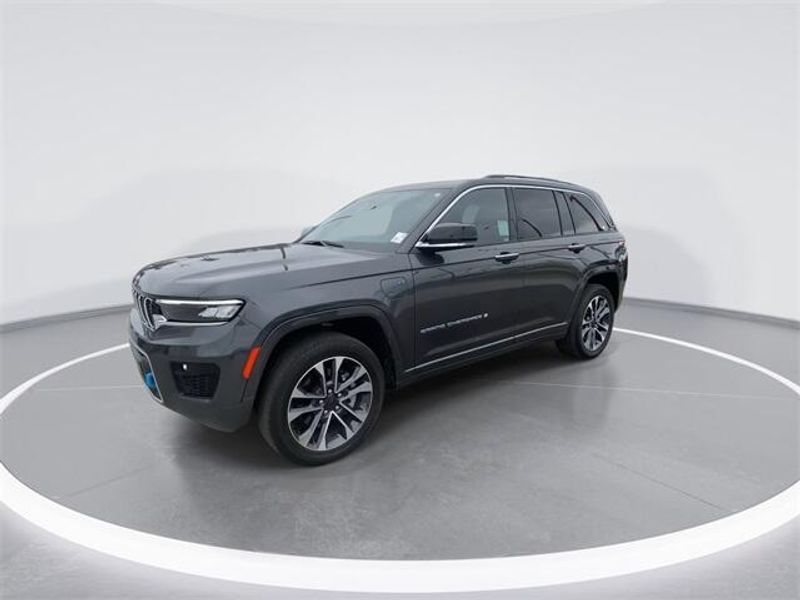 New 2023 Jeep Grand Cherokee Overland 4xeImage 4