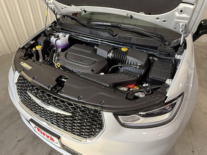 New 2026 Chrysler Pacifica SelectImage 19