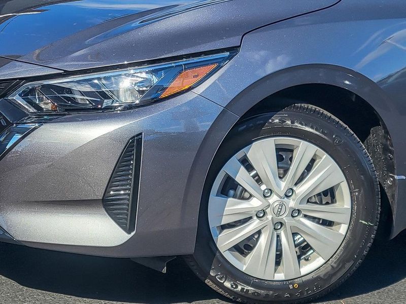2025 Nissan Sentra S photo 3