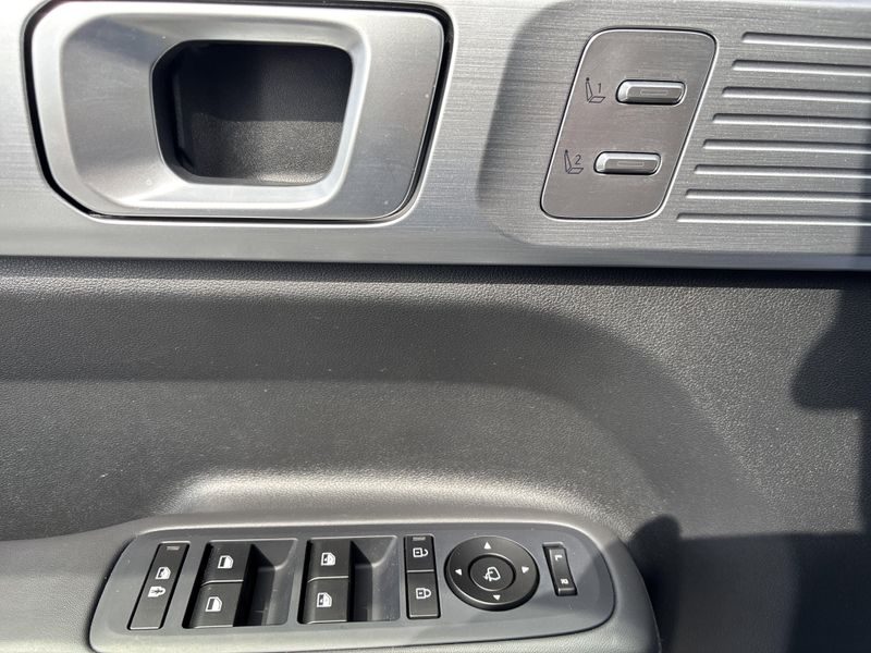 Used 2024 Hyundai Santa Fe LimitedImage 30