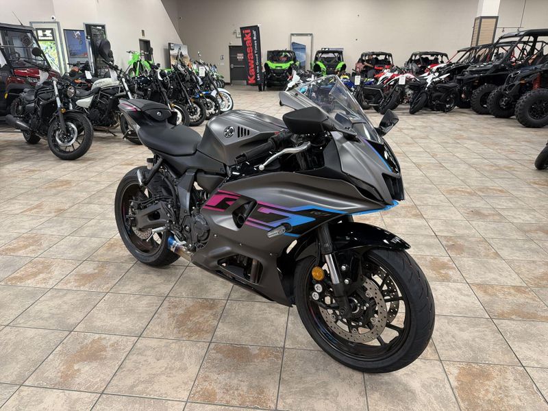 Used 2024 Yamaha YZF-R7 CA Image 11