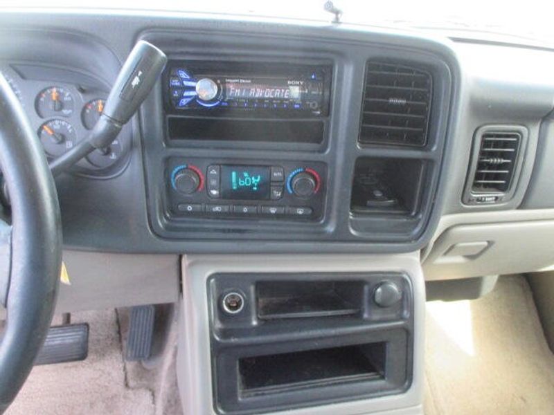 2003 Chevrolet Tahoe LTImage 18