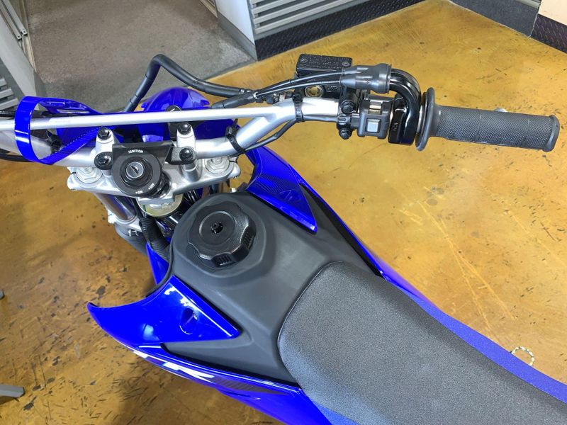 New 2025 Yamaha TT-R125LE Image 8