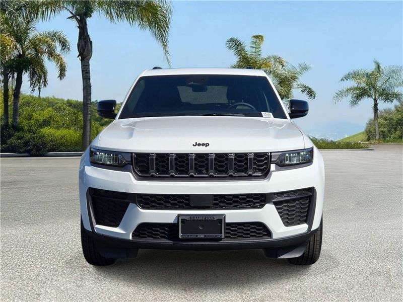 New 2026 Jeep Grand Cherokee Laredo Altitude 4x4