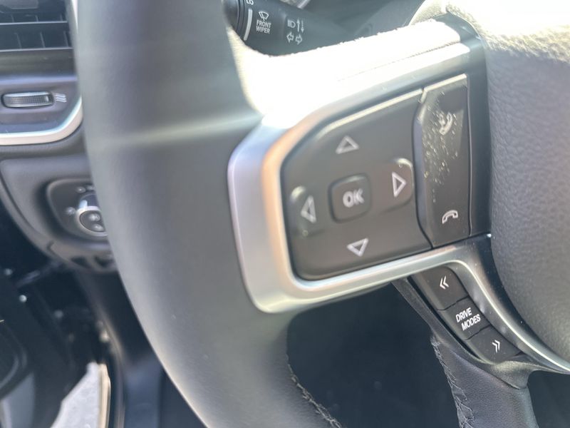 2025 RAM 1500 Big Horn Crew Cab 4x4 5