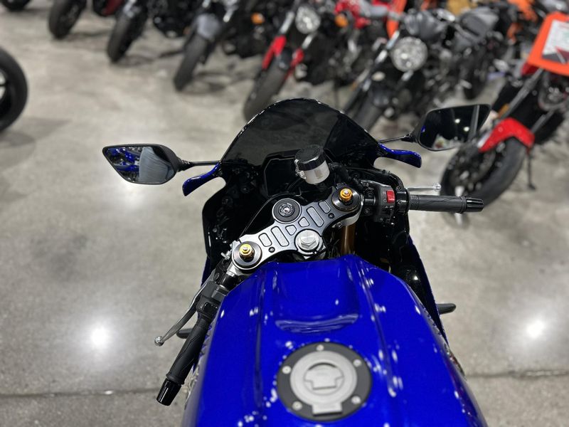 New 2025 Yamaha YZF-R7 Image 16