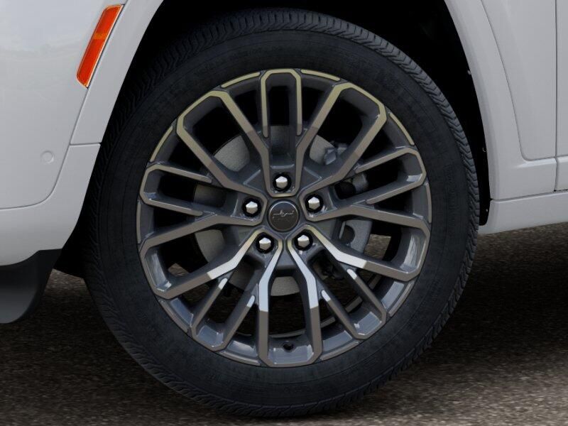 New 2027 Jeep Grand Cherokee L Summit 4x4Image 4