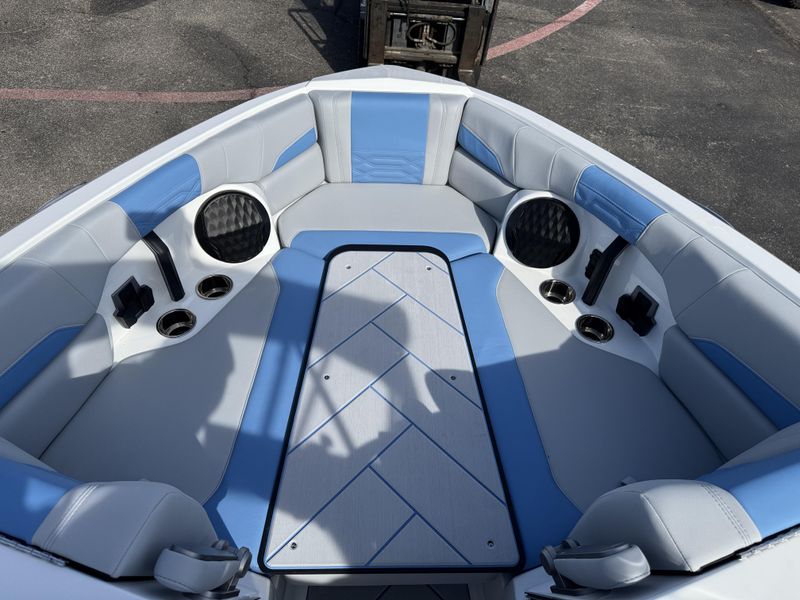 2025 MALIBU WAKESETTER 26 LSV Image 19