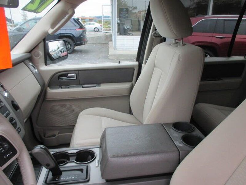 Used 2012 Ford Expedition EL Image 18