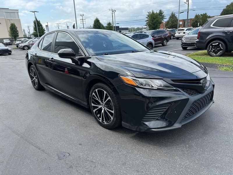 Used 2019 Toyota Camry LImage 3