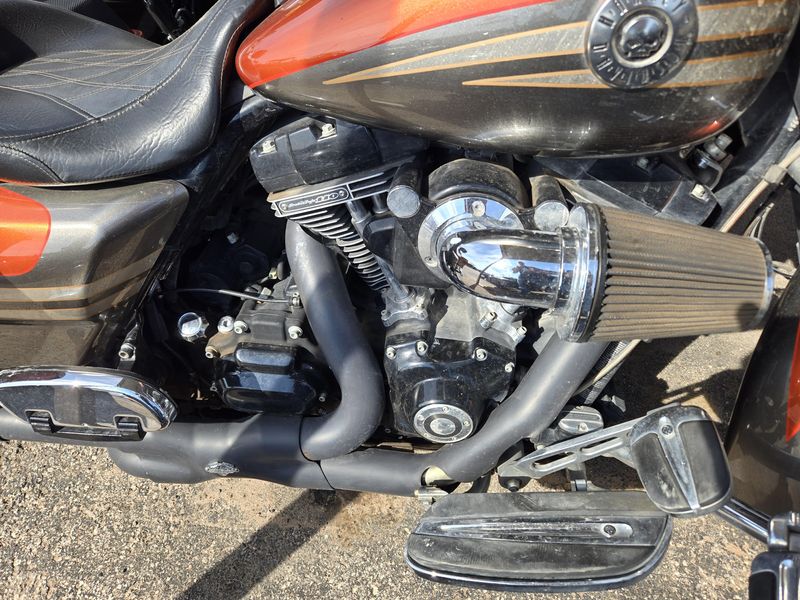 USED 2013 HARLEY ROAD GLIDE CVO  CUSTOM Image 6