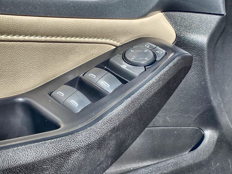 Used 2022 Chevrolet Traverse LSImage 23