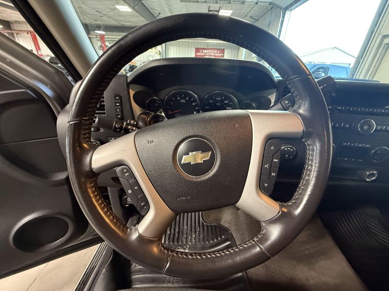 Used 2008 Chevrolet Silverado 2500HD LT w/1LTImage 23