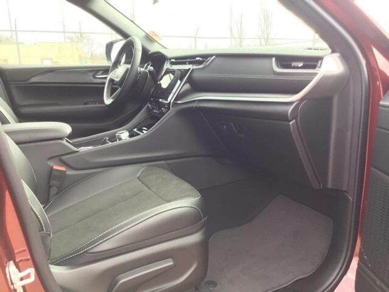 2025 Jeep Grand Cherokee Altitude X 4x4Image 17