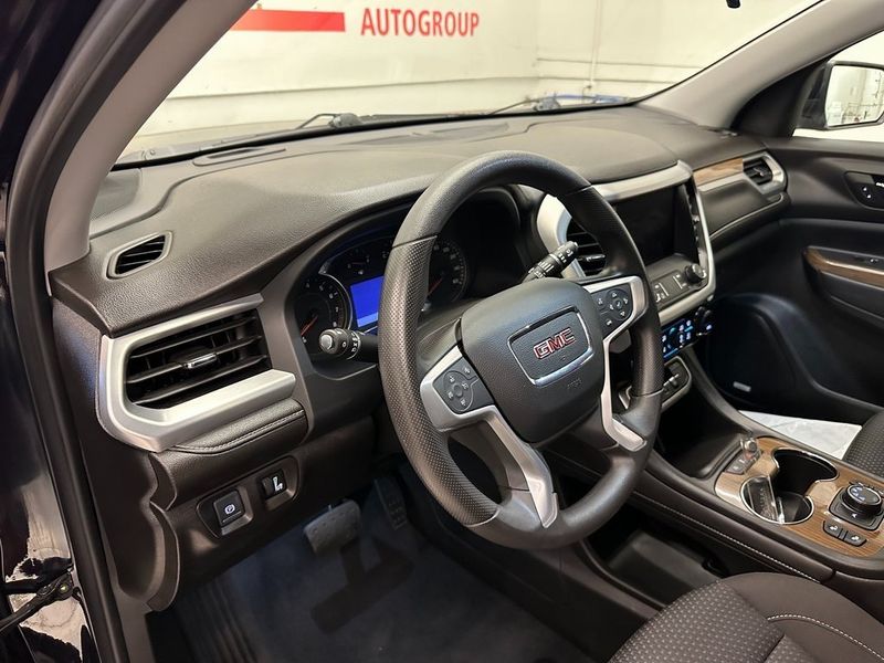 2022 GMC Acadia SLEImage 19