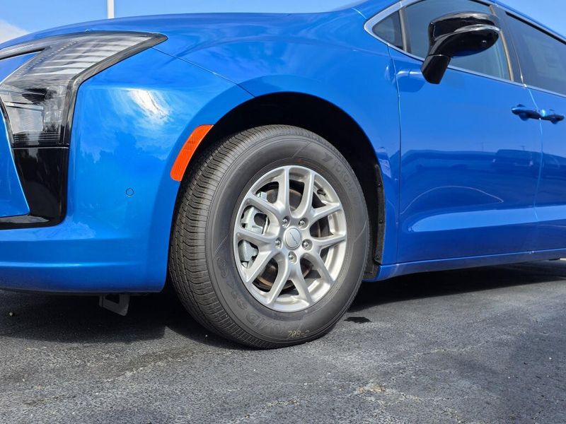 New 2027 Chrysler Pacifica Select
