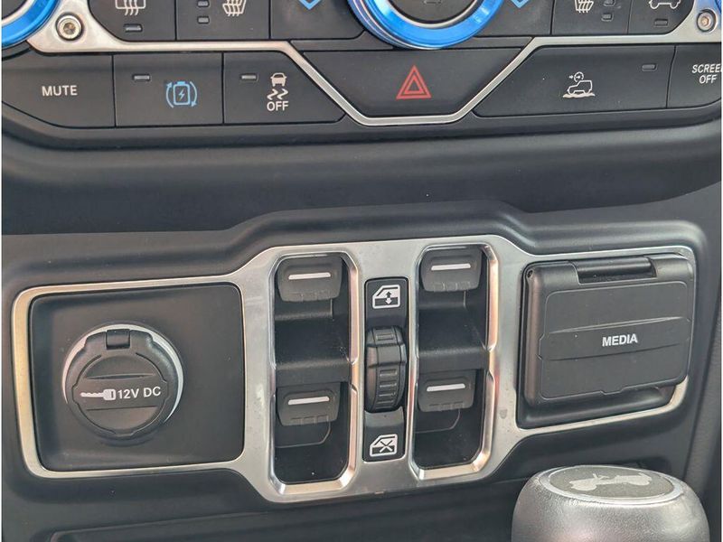 2021 Jeep Wrangler 4xE Unlimited SaharaImage 19